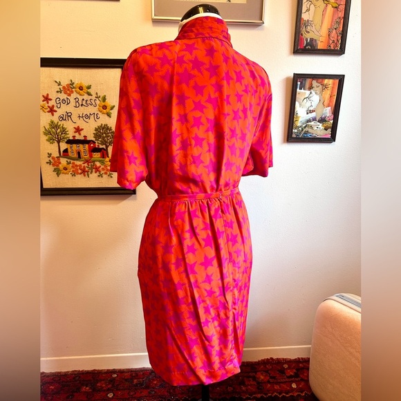 1980s Ports Trademark Designs Hong Kong Star Print Blouse and Skirt Set - Picture 8 of 12